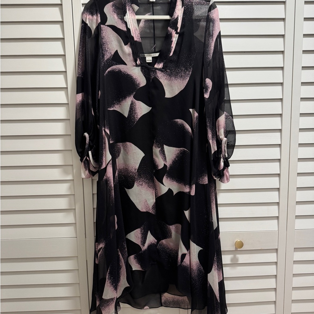 Diane Von Furstenberg Black and Baby Pink Dress/Caftan Size 4